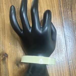 Lightweight Cream Enamel Bangle Bracelet Gold Tone Chic Everyday Accessory